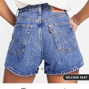 Levi's High Waisted Mom Short Size 24W
